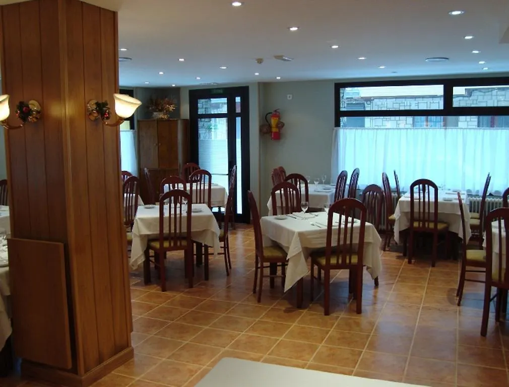 Hotel Guineu Pas De La Casa 3*,